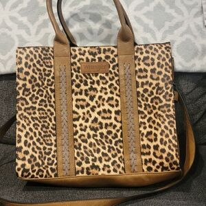 Wrangler Leopard Print Tote Bag in Tan